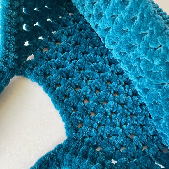 Teal Handmade Crochet Large Plush Tote Bag - Picture 6 of 10